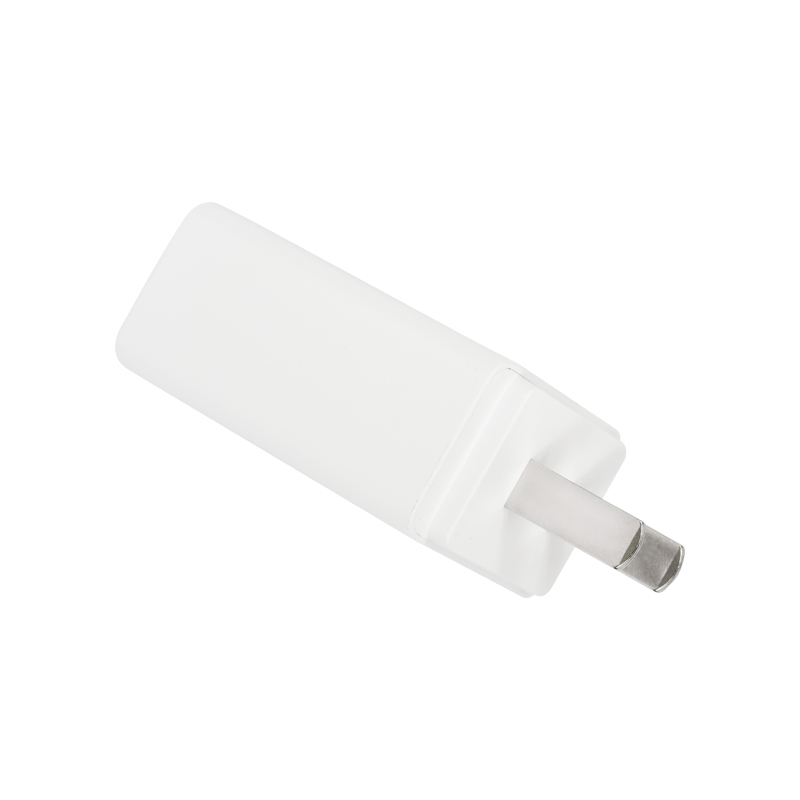 QC3.0快充充電器（中規(guī)白色）
