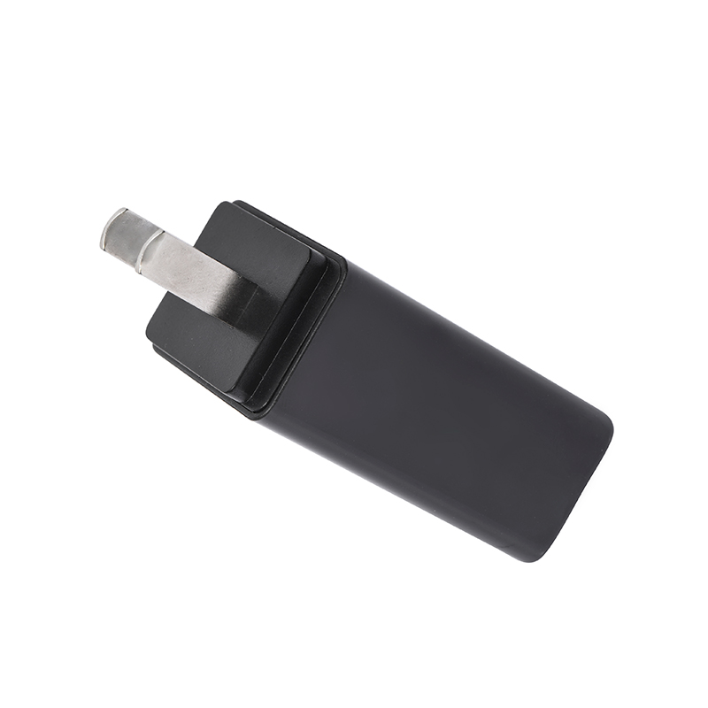QC3.0快充充電器（中規(guī)黑色）
