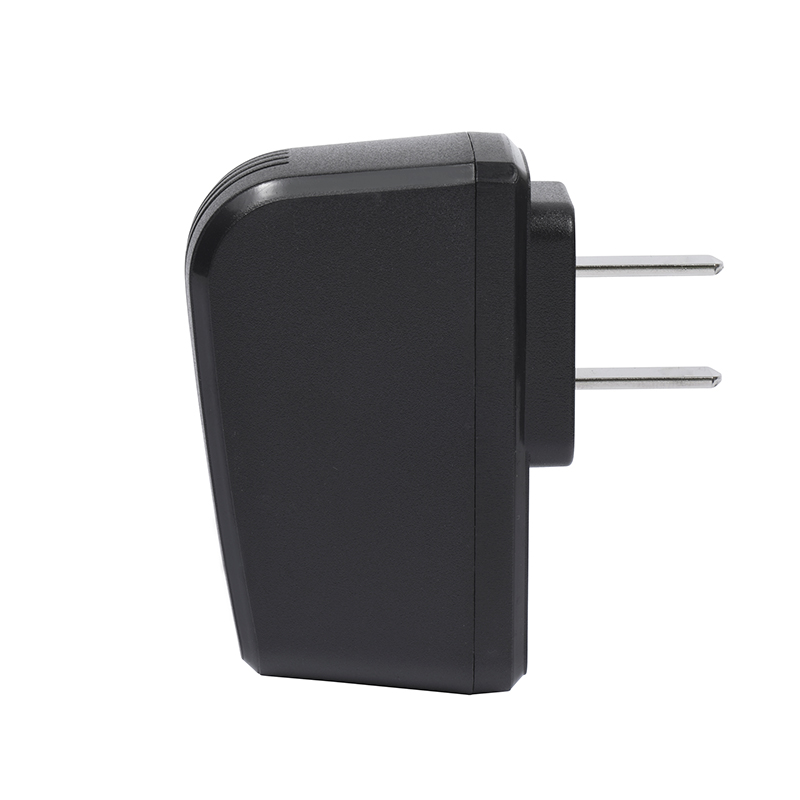6W中規usb側插電源(黑色)
