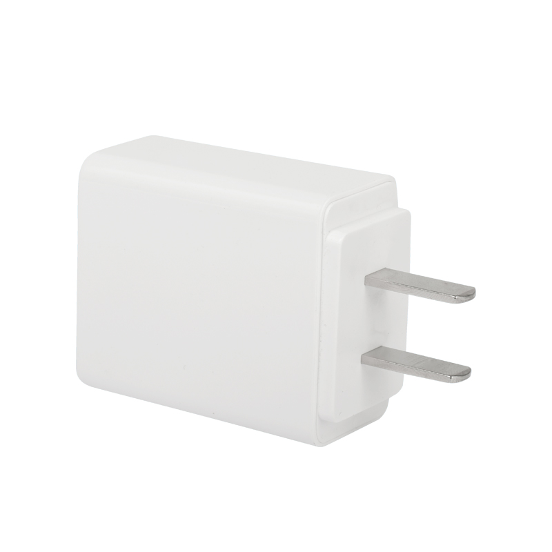QC3.0快充充電器（中規(guī)白色）
